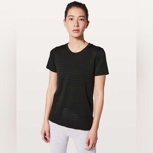 Lululemon Breeze by Short Sleeve *Squad; Silverescent® technology; Size 4; EUC
